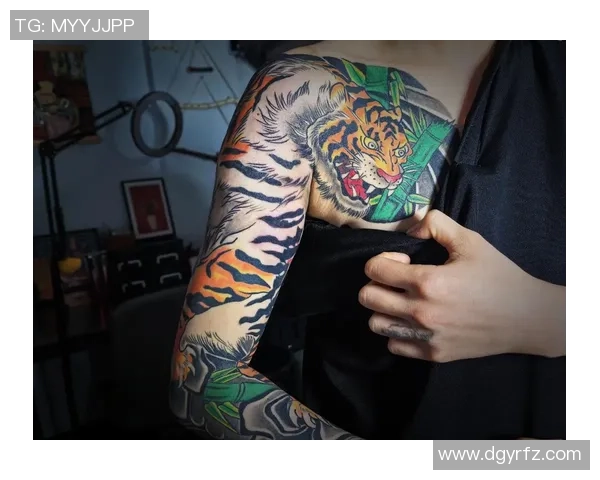 足球明星热衷个性化纹身背后故事揭秘老虎纹身的象征意义与影响